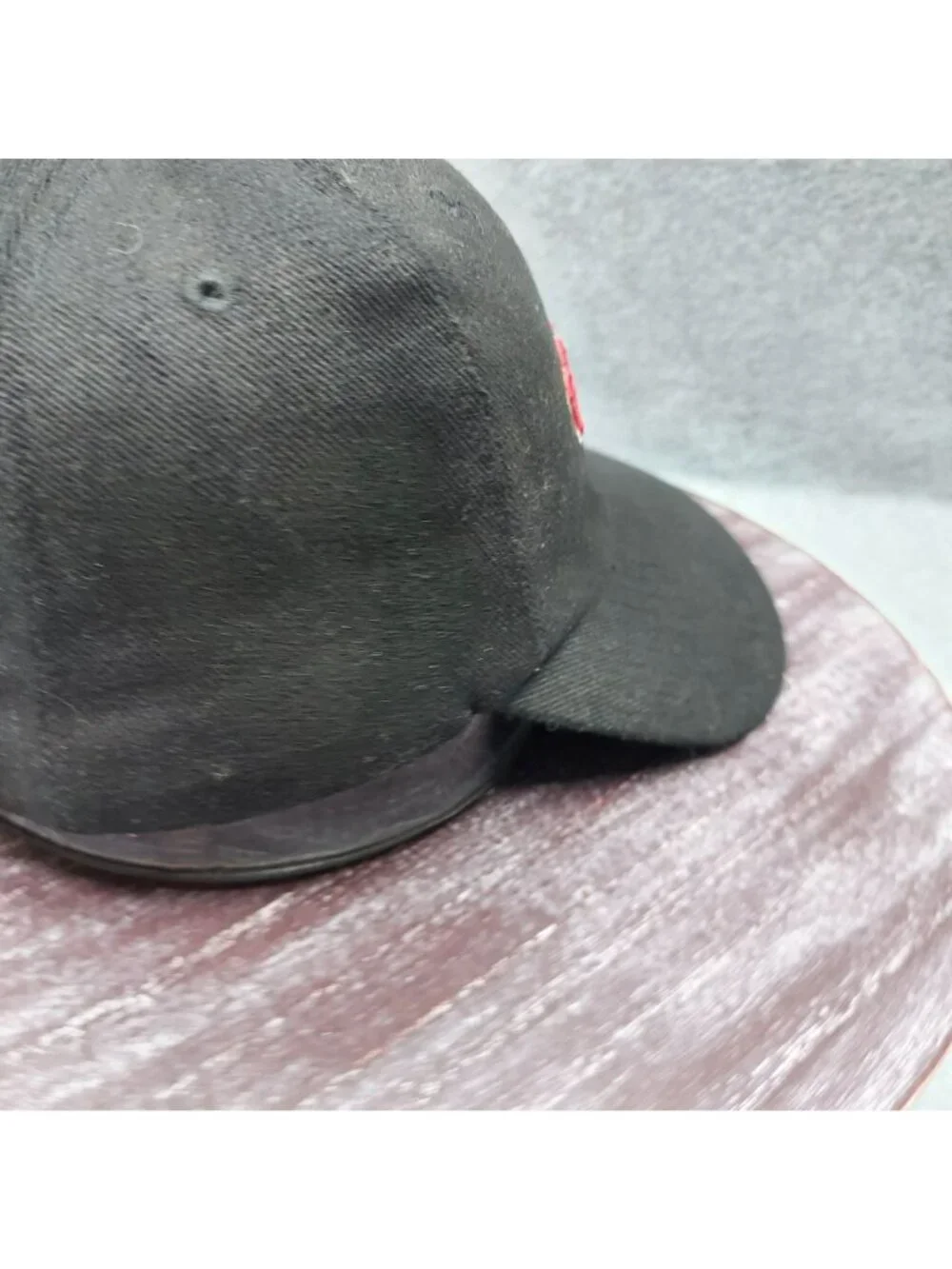Dennys Black Adjustable Baseball Cap With‎ Embroidered Logo And Metal Clasp